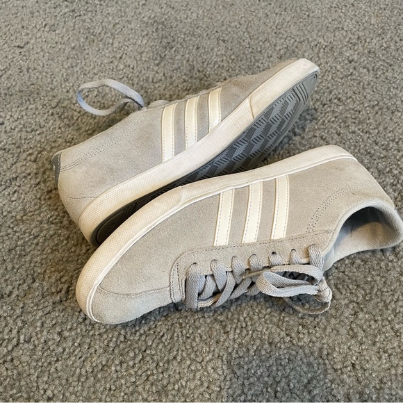 Adidas Neo Sneaker with Comfort Footbed in Suede Gray - Picture 6 of 6